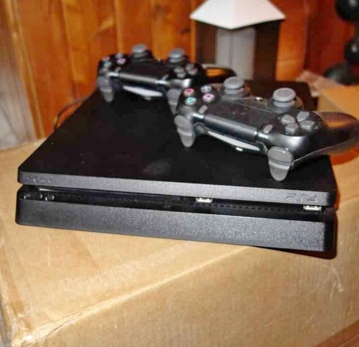 Playstation 4 SLIM