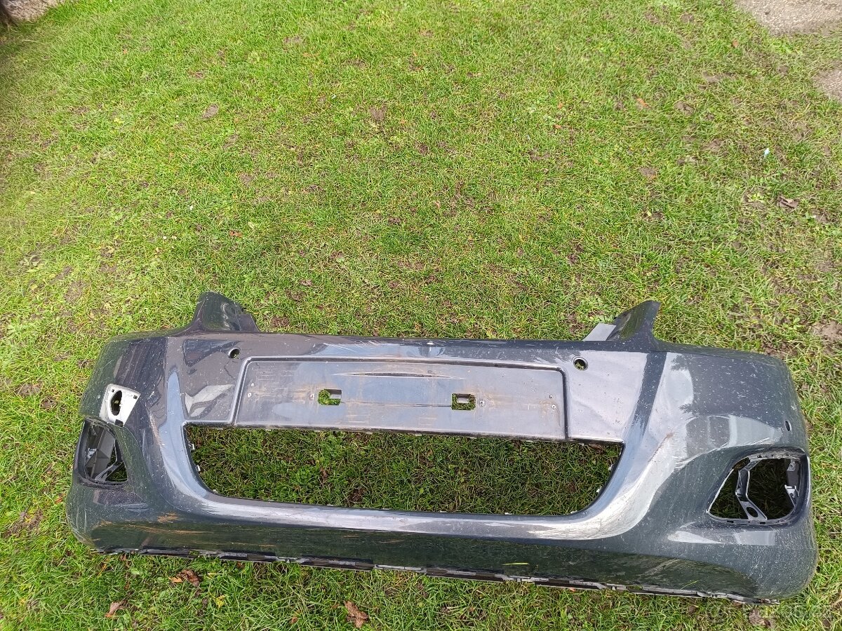 Přední nárazník Opel Zafira B