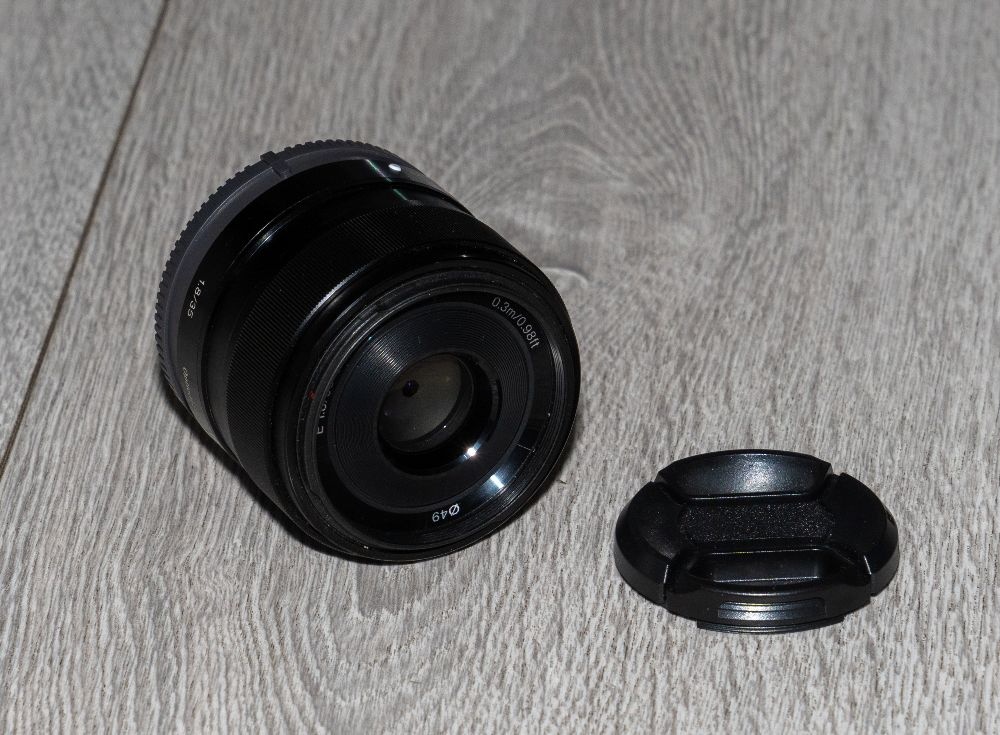 objektiv Sony 35mm f/1.8 OSS (SEL-35F18)