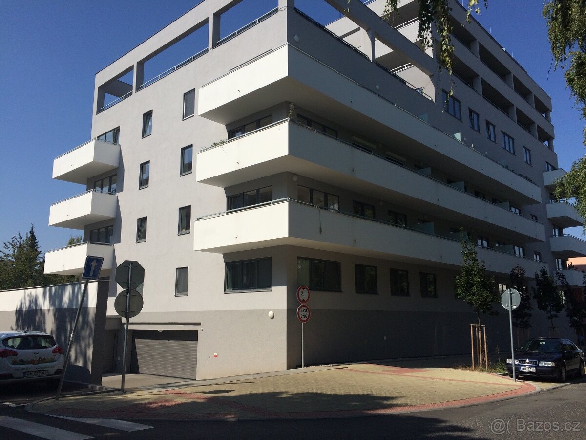 Prodám GARÁŽE Frýdecká Praha - Letňany osobní vlastnictví