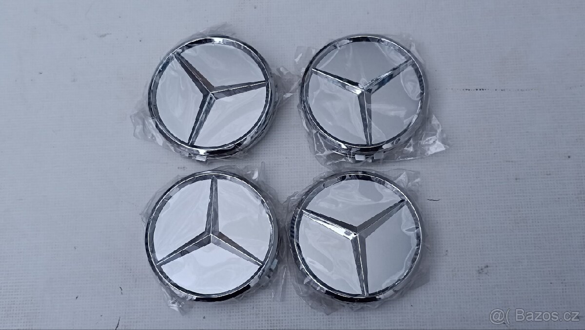 4 středové kryty na Mercedes Benz