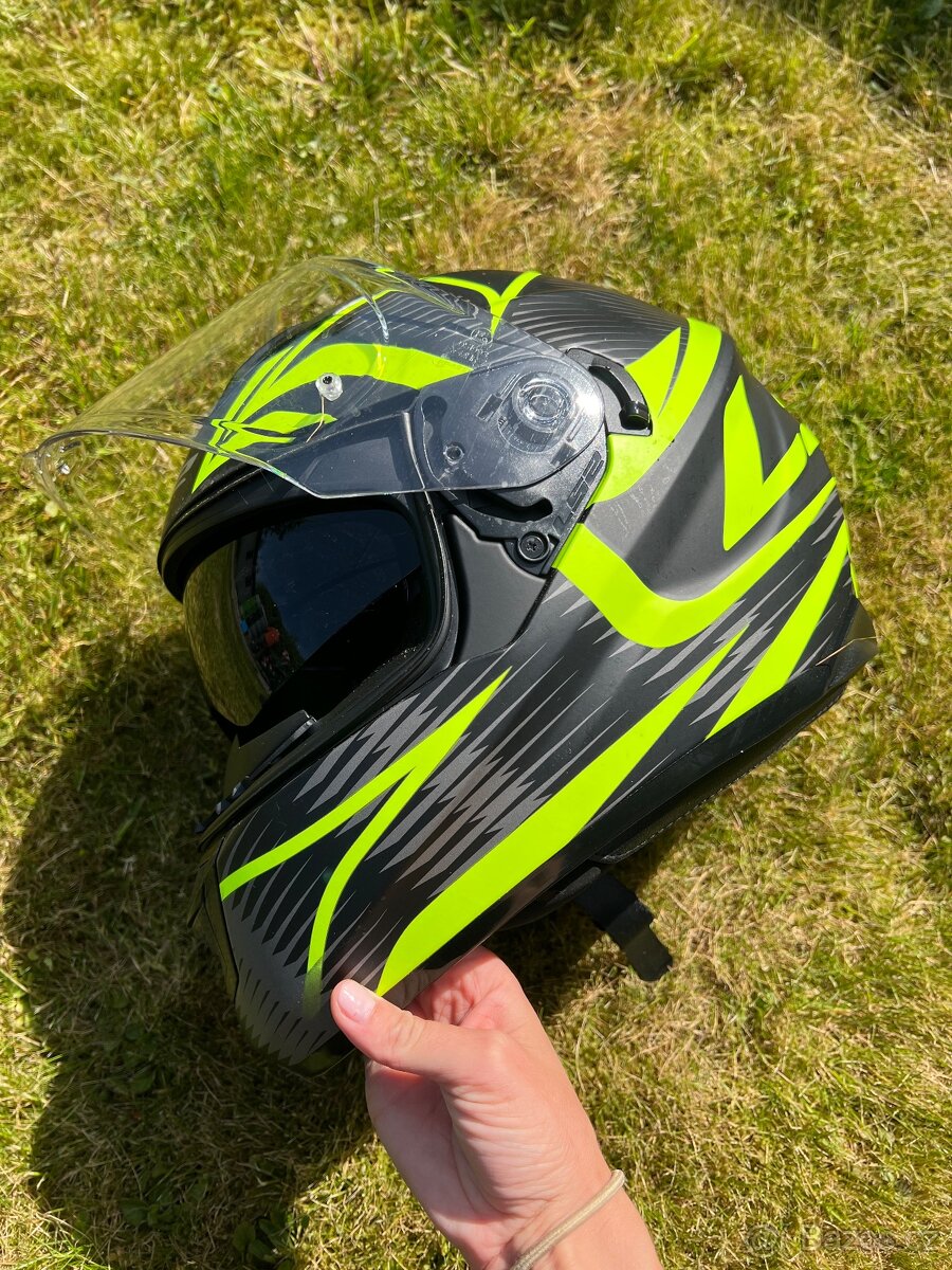 Moto přilba