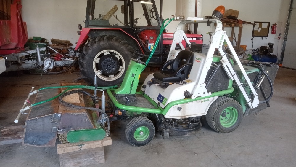 Profesionální sekačka Etesia H 124 D