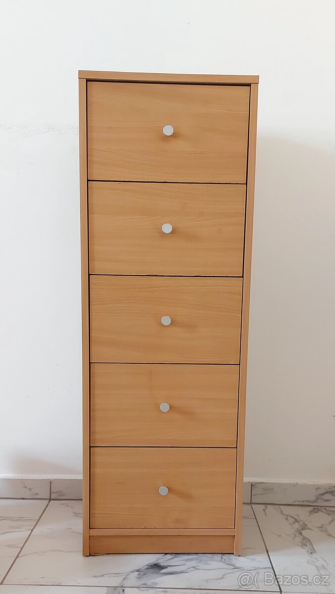 Úzké šuplíky