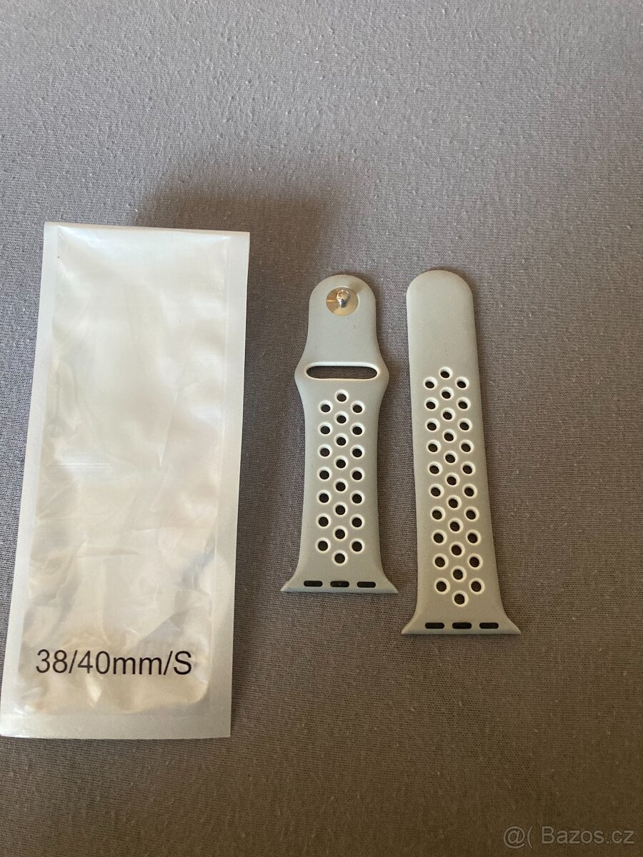 Šedobílý pásek na Apple Watch