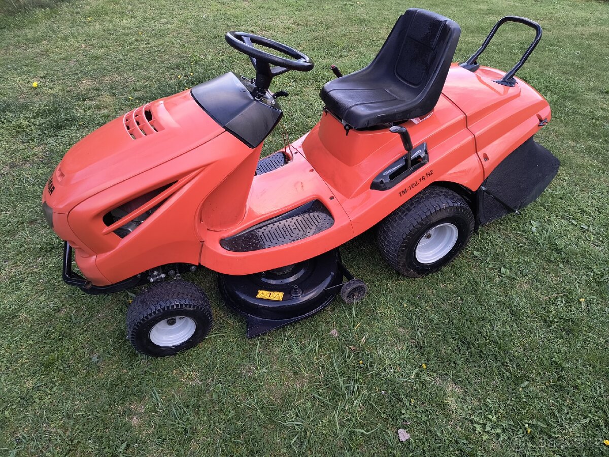Zahradní traktor
