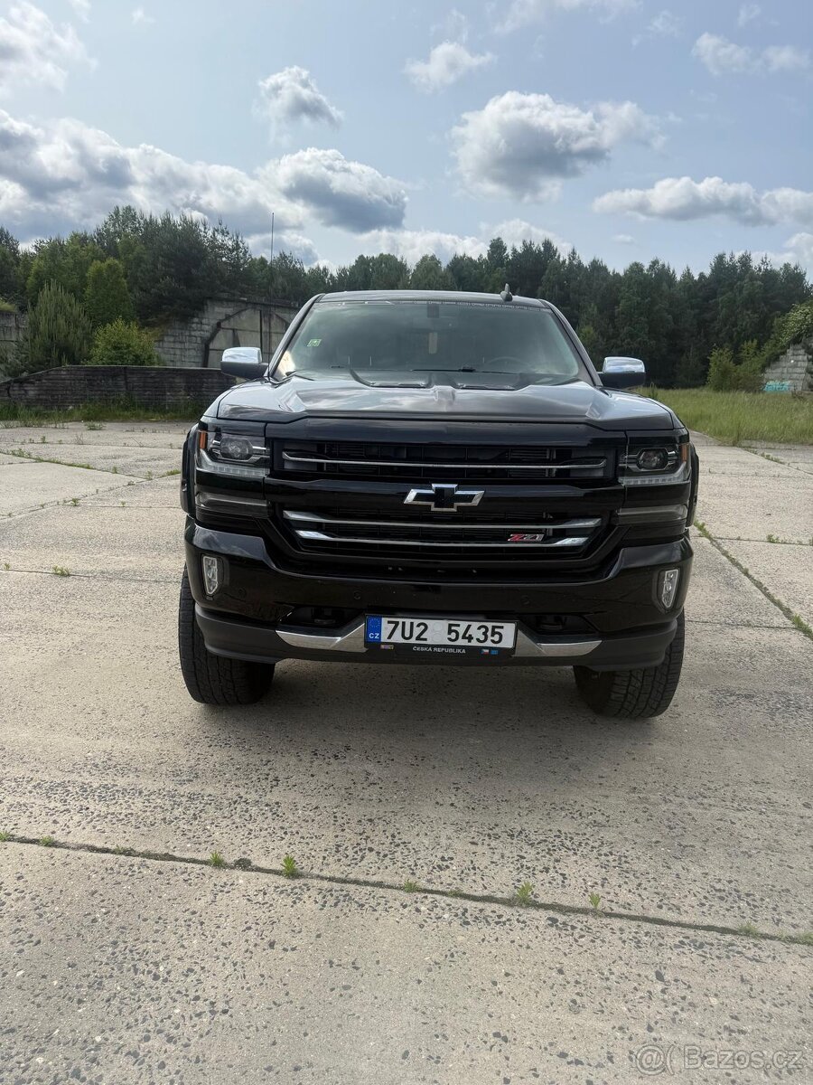 Chevrolet Silverado Z71 Black Widow