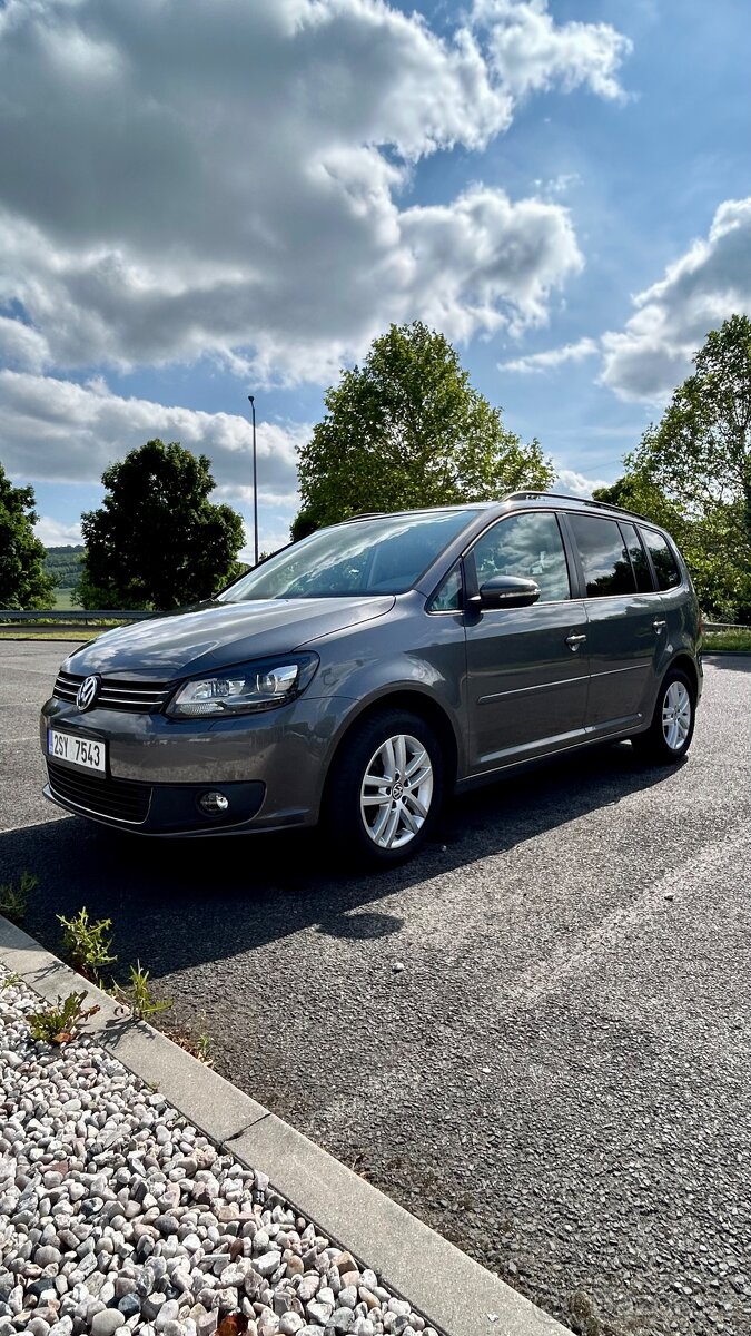 VW Touran 1.6 TDI, r. 2014, 245 tis. km, 2. majitel