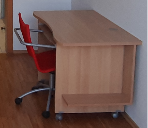 Stůl k PC včetně židle