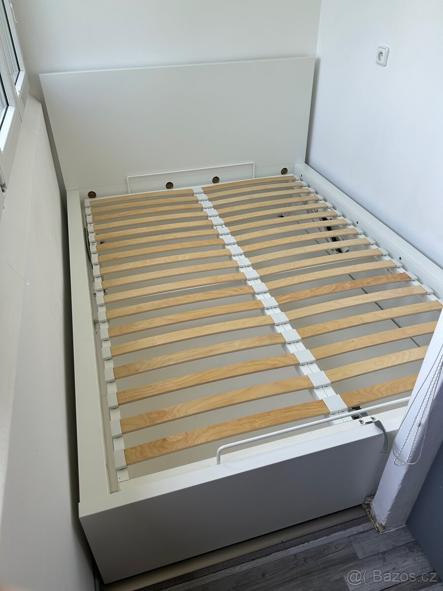 Manželská postel MALM IKEA