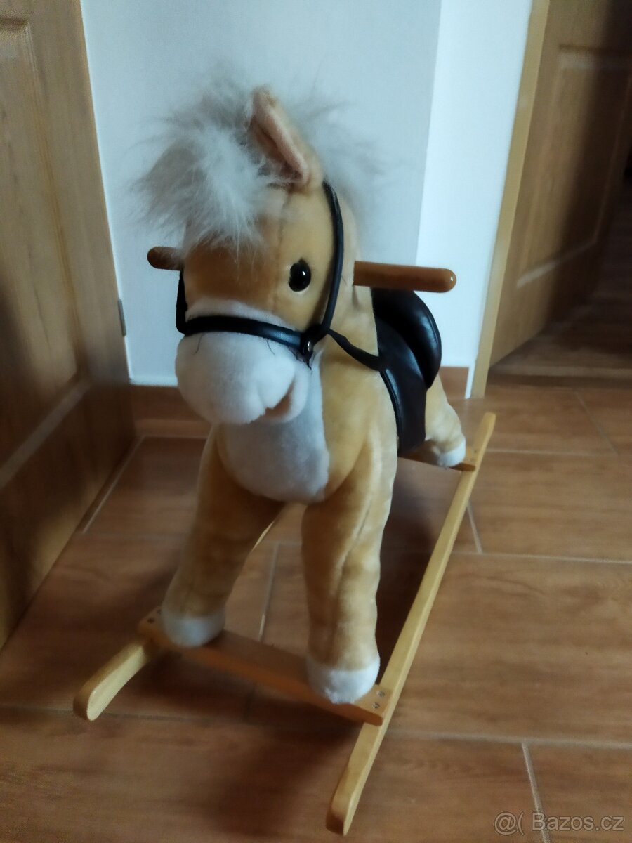 Houpací kůň
