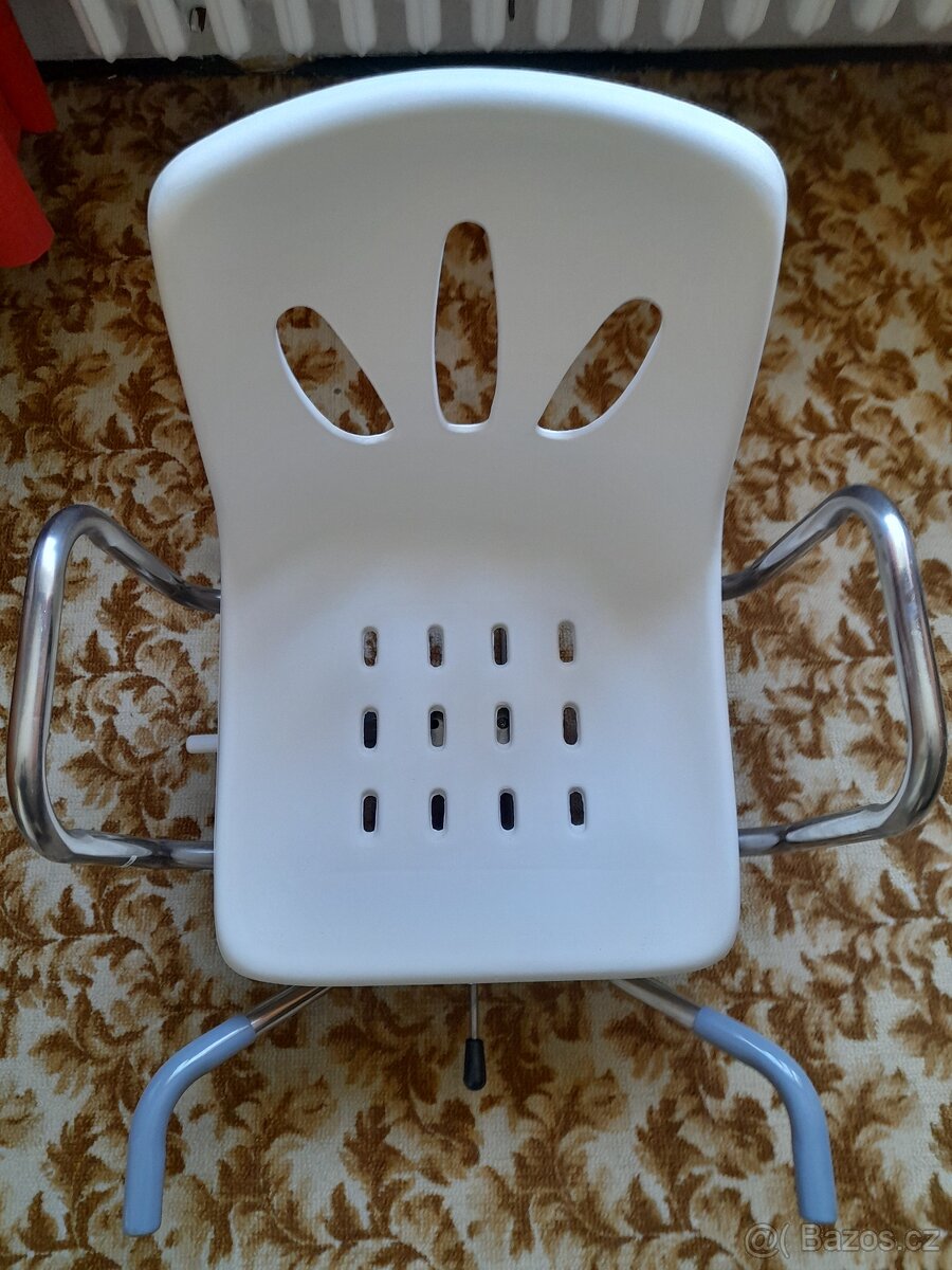 OTOČNÁ SEDAČKA DO VANY