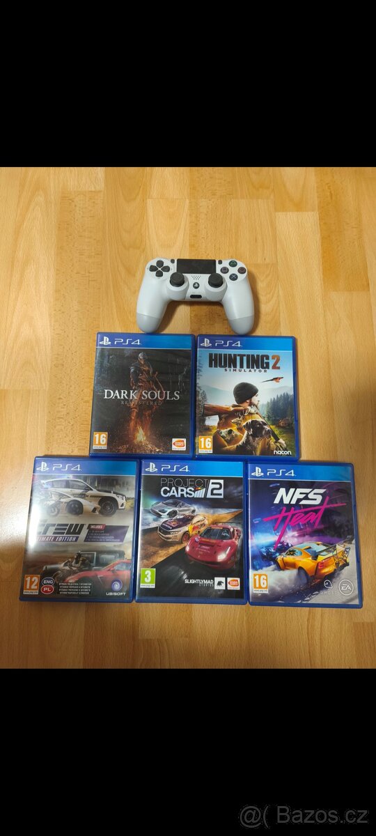 PS4 hry + DualShock ovladač – výborný stav