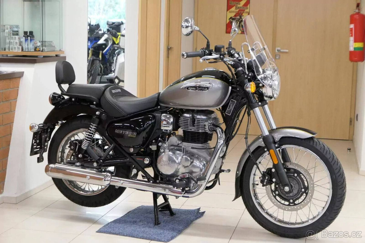 Royal Enfield Meteor 350 Aurora Black