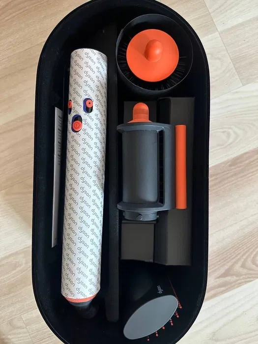 Styler Dyson Airwrap i.d. pro rovné a vlnité vlasy