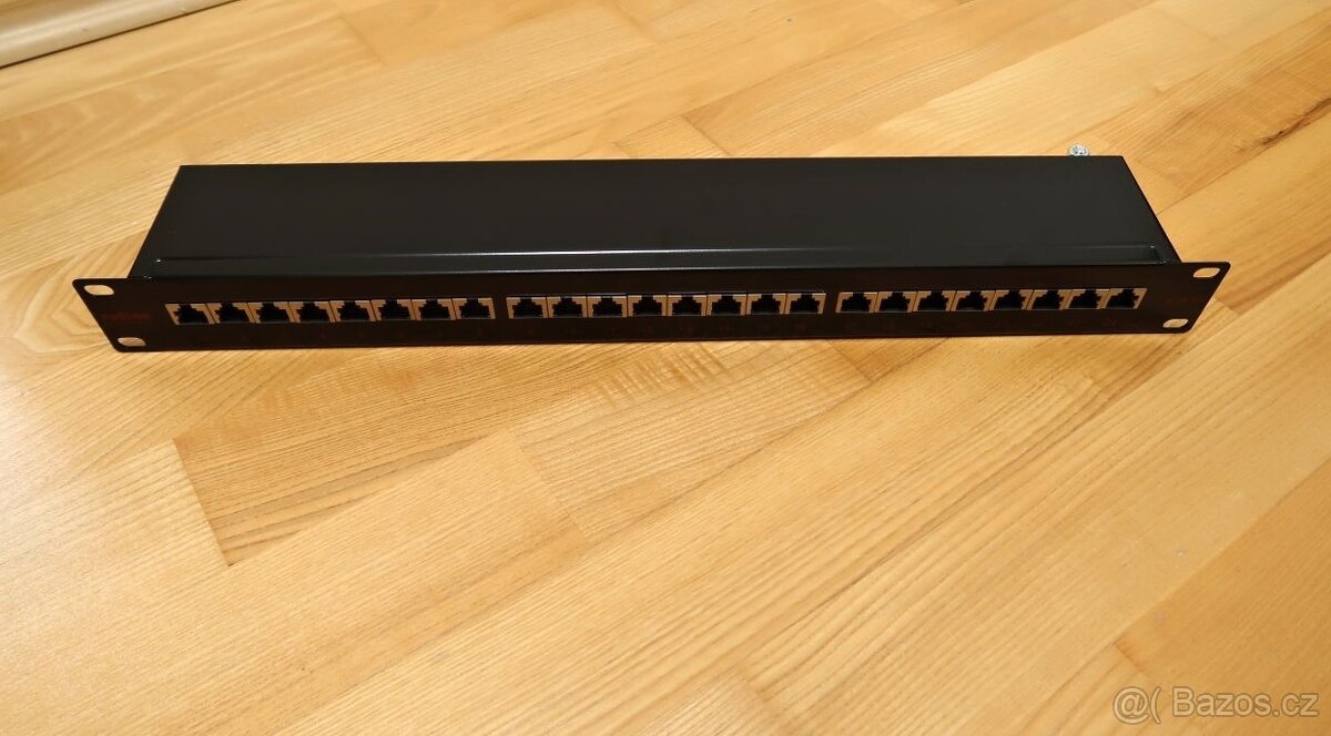 Patchpanel ROLINE 19'' kat. 5e STP, 24 portů, černý