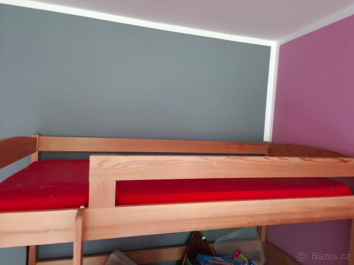 Vyvýšená postel