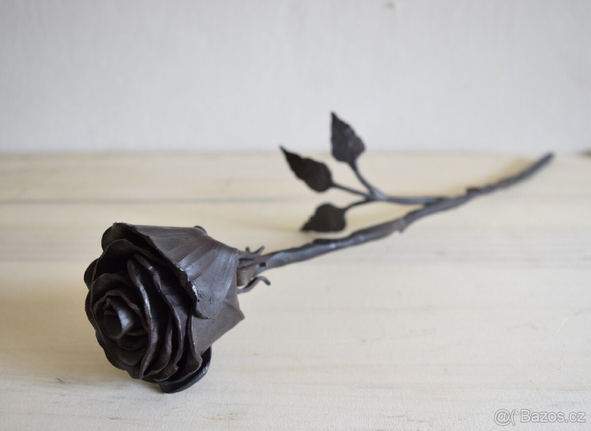 Kovaná květina , kovaná lilie, kovaná růže atd.