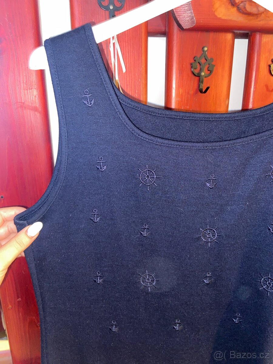 Modré úpletové dlouhé šaty