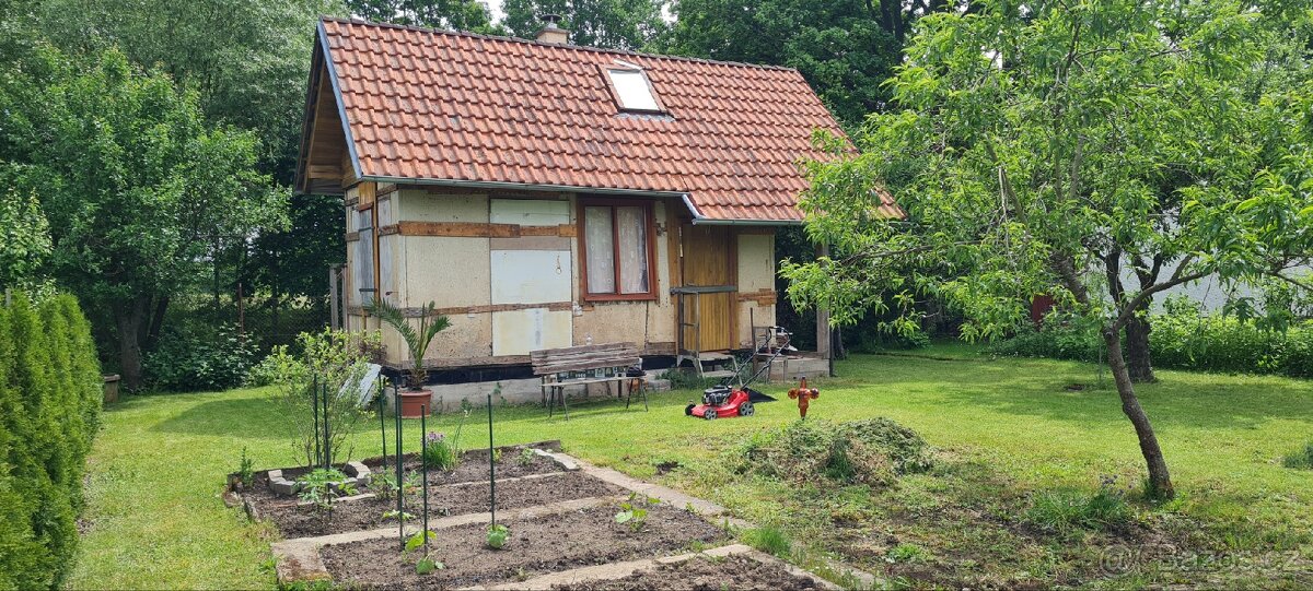 Pronájem chaty se zahradou – 330 m²