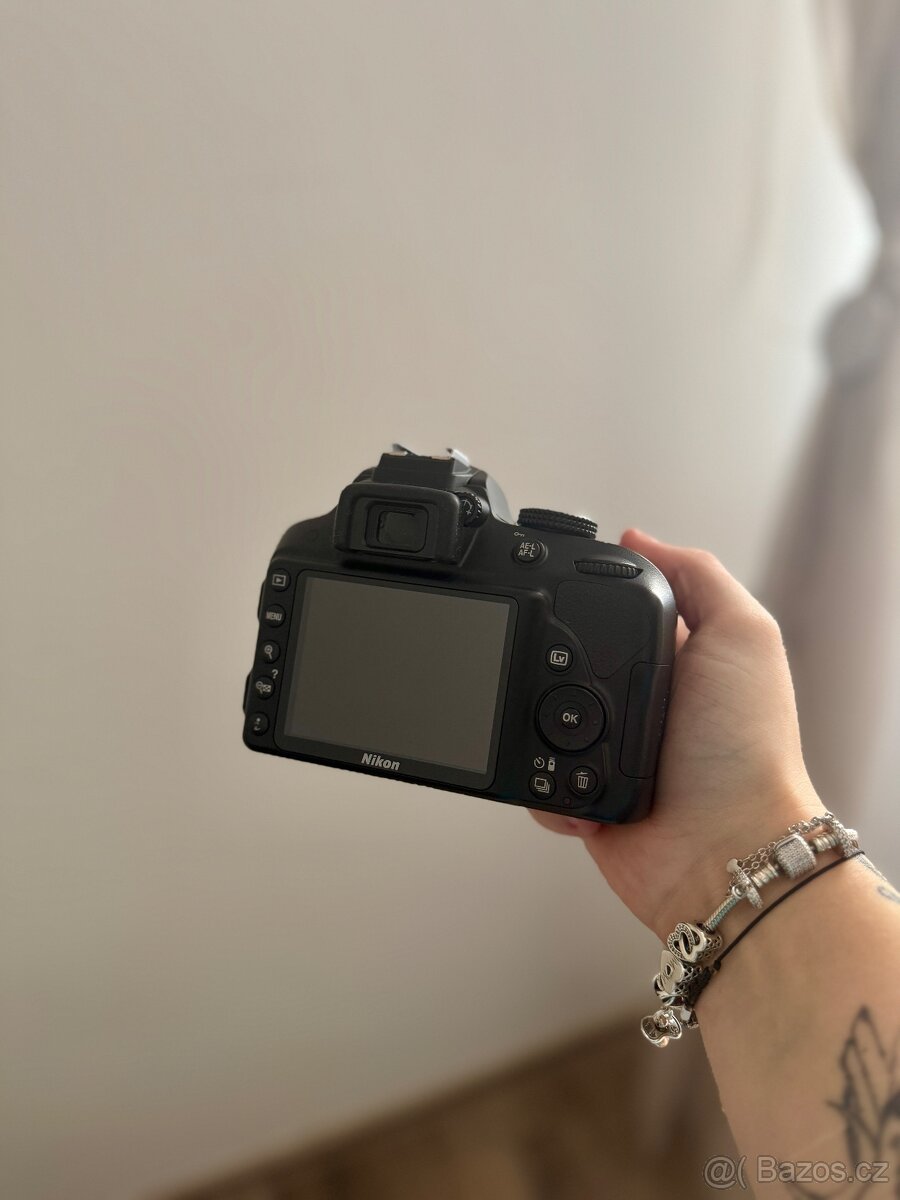 Zrcadlovka Nikon D3300