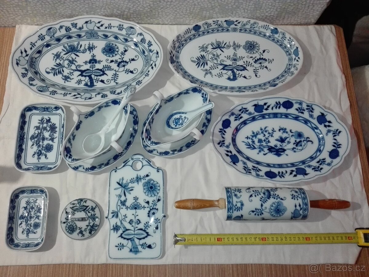 Porcelánové nádobí motiv cibulák zn. foto 12 kusů