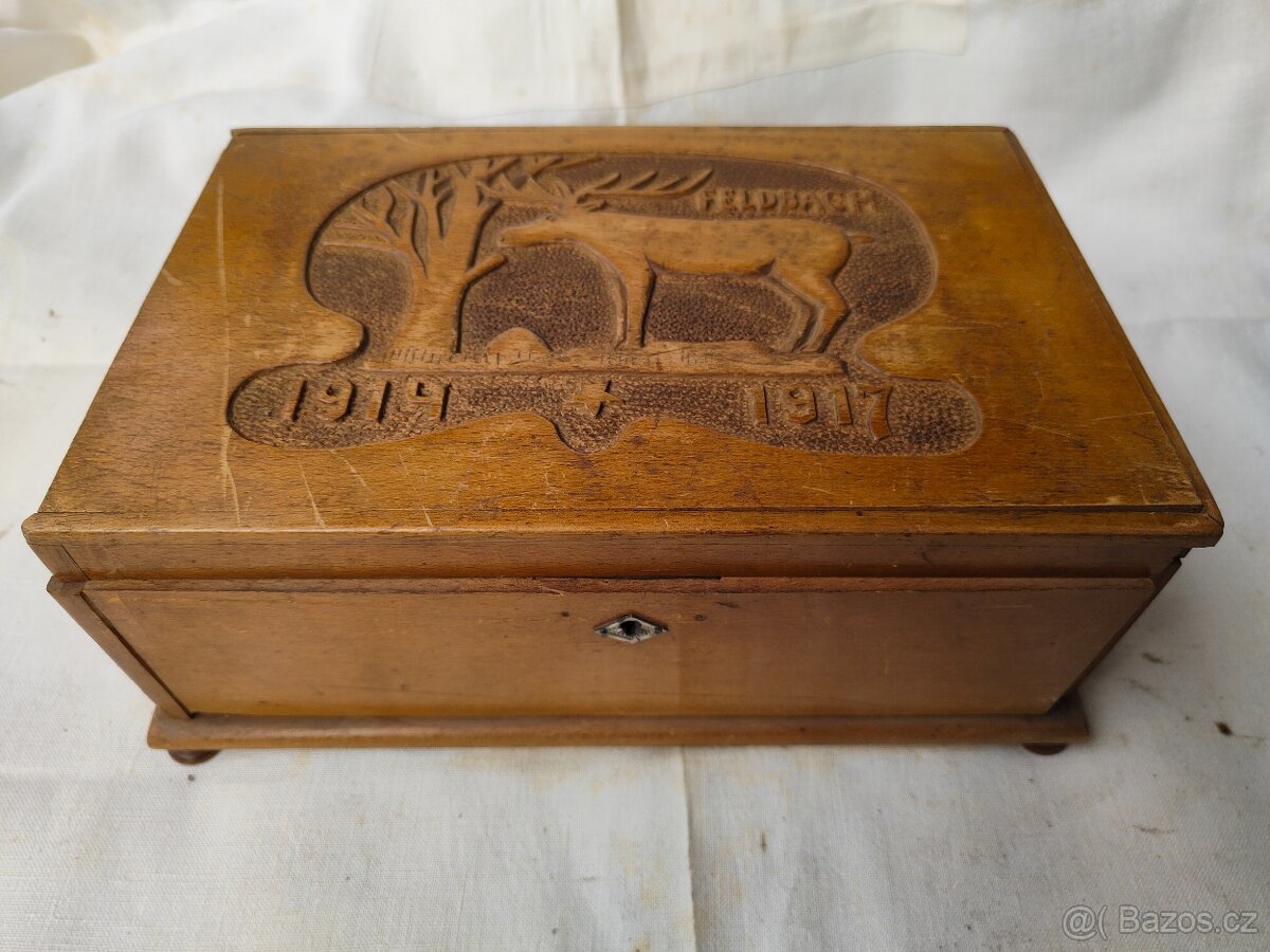 Dřevěná skříňka