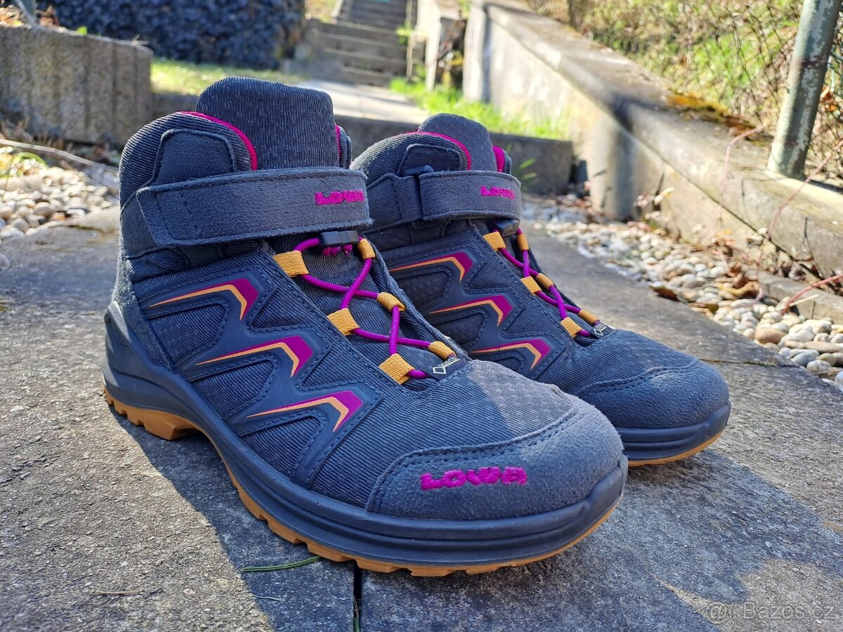 Kotníčkové boty zn. Lowa, vel. 33