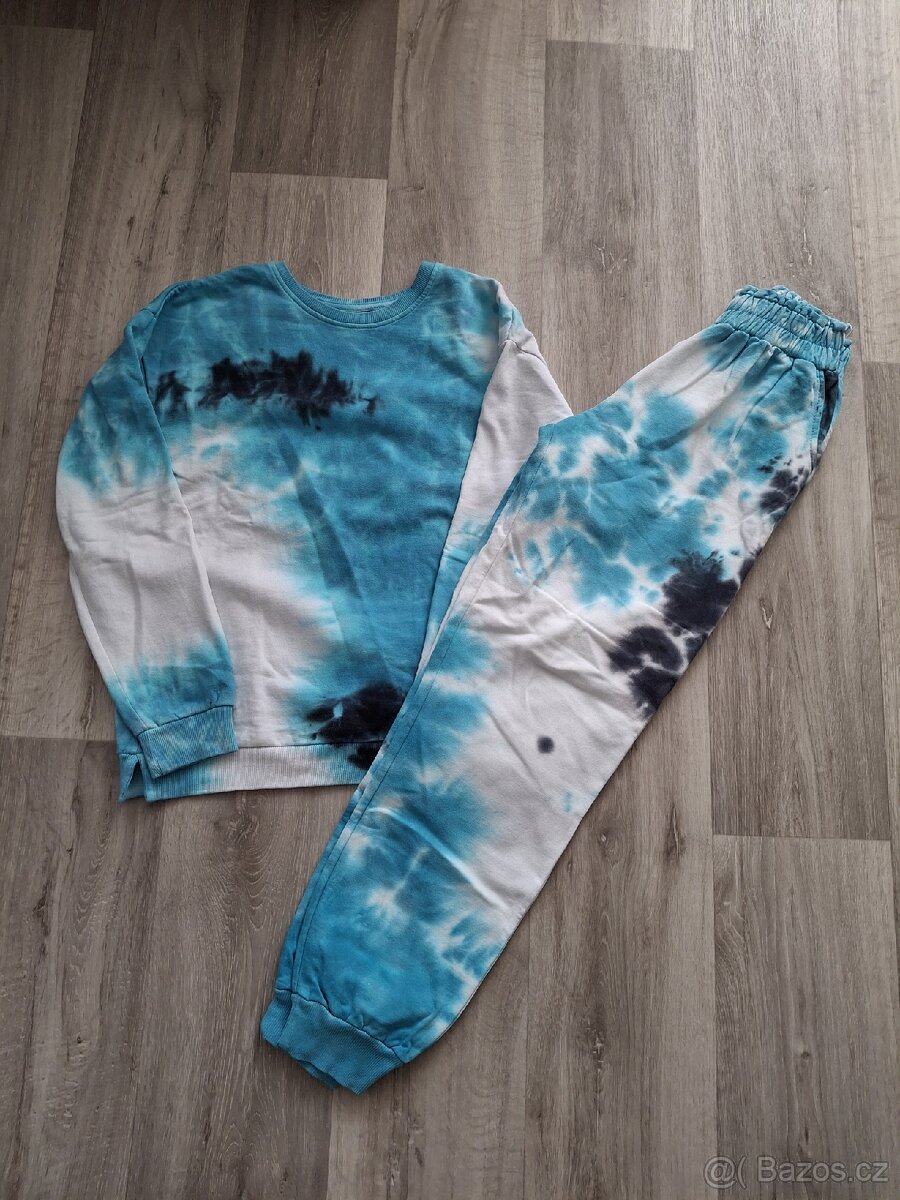 Batikovaná tepláková souprava