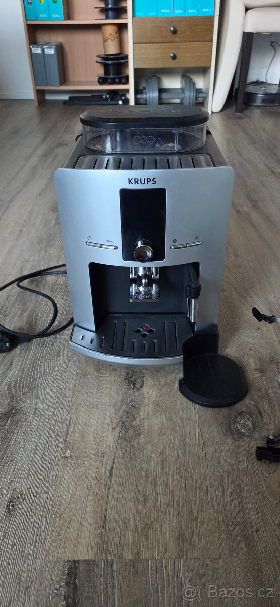 Prodám automatický kávovar Krups EA82
