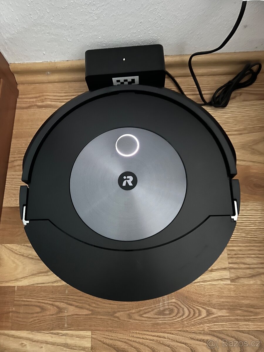 Robotický vysavač iRobot Roomba Combo j7