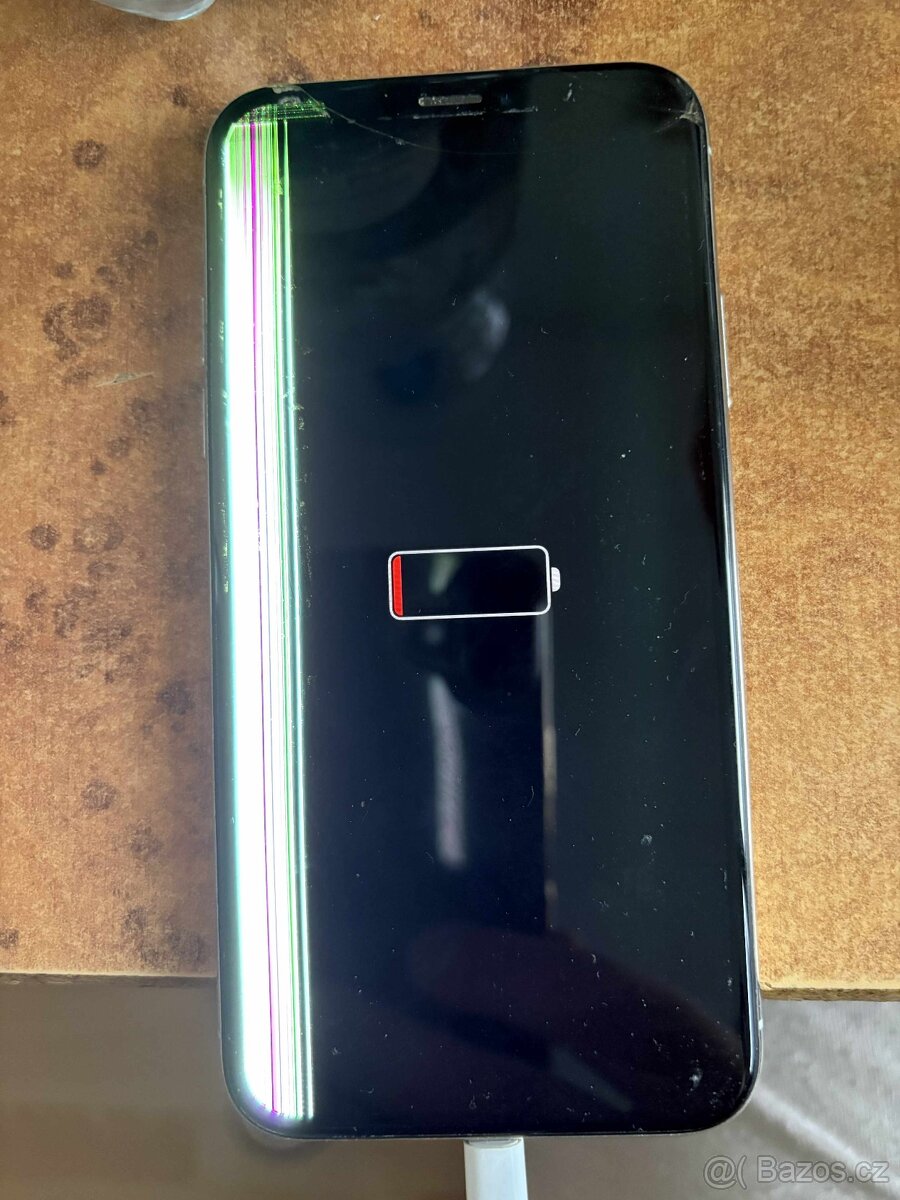 Iphone X - poškodený displej