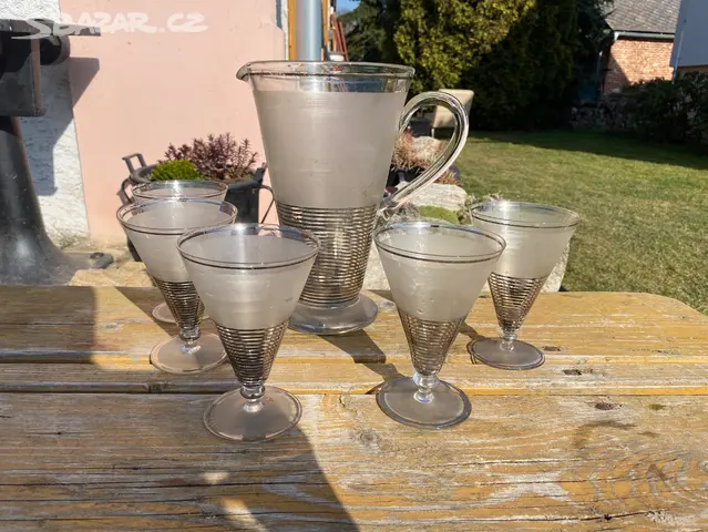 Stary dzban a sklenice ART DECO