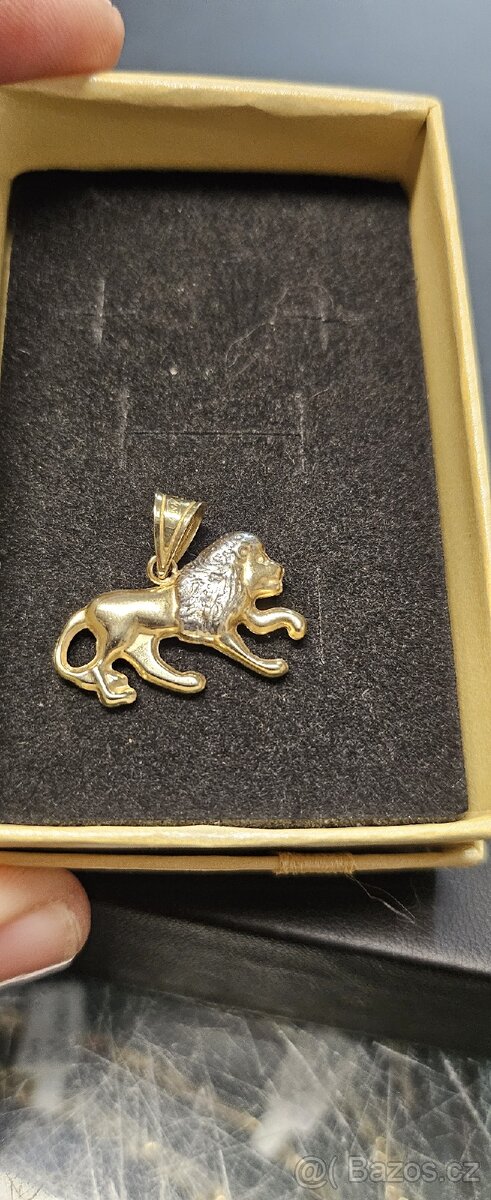Zlatý přívěšek Lev