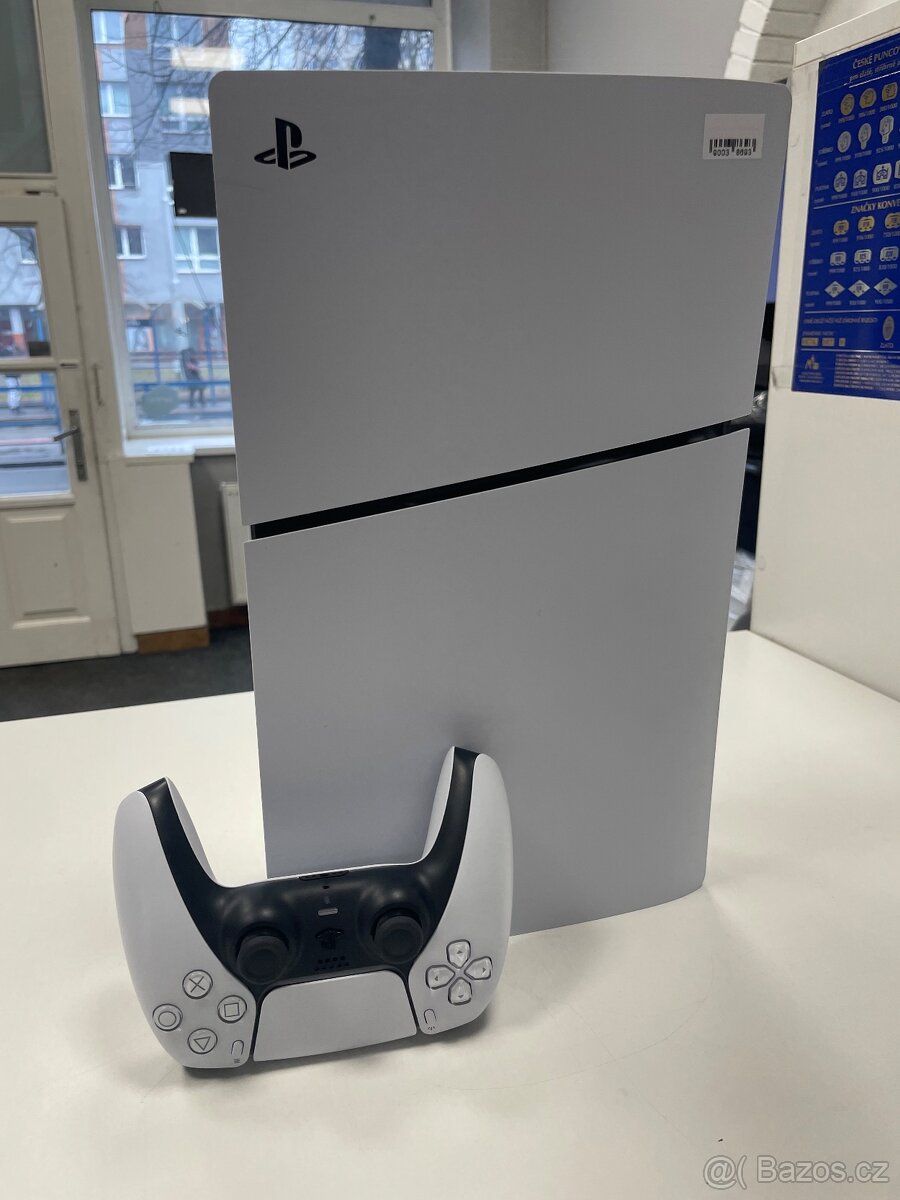 PlayStation 5 Slim s mechanikou
