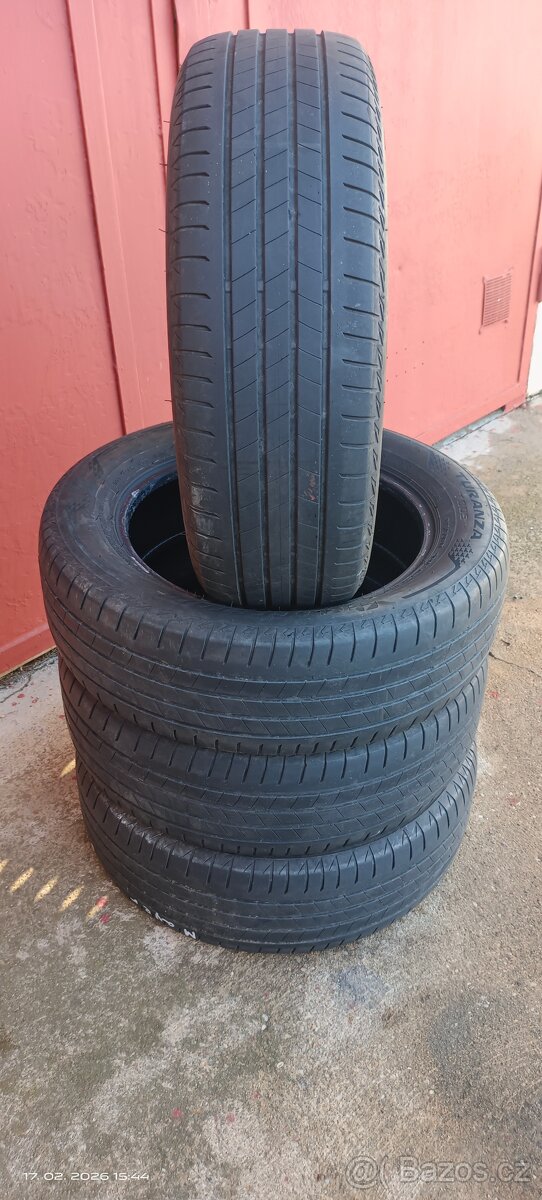 Prodám 4x letní 215/60T17 Bridgestone