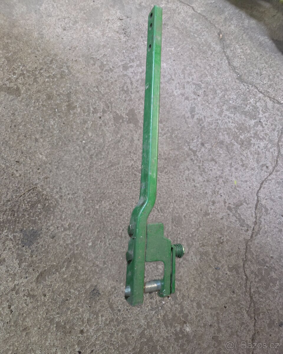 Tažná lišta John Deere