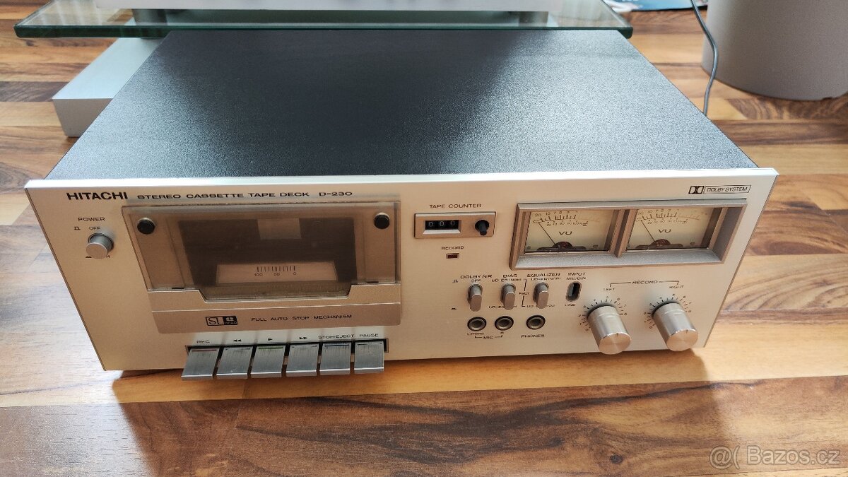 tape deck Hitachi D 230