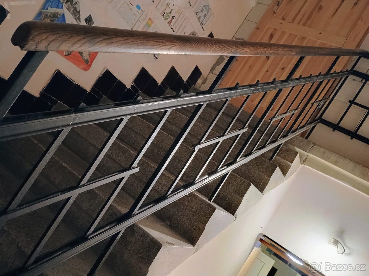 Zábradlí na schodiště