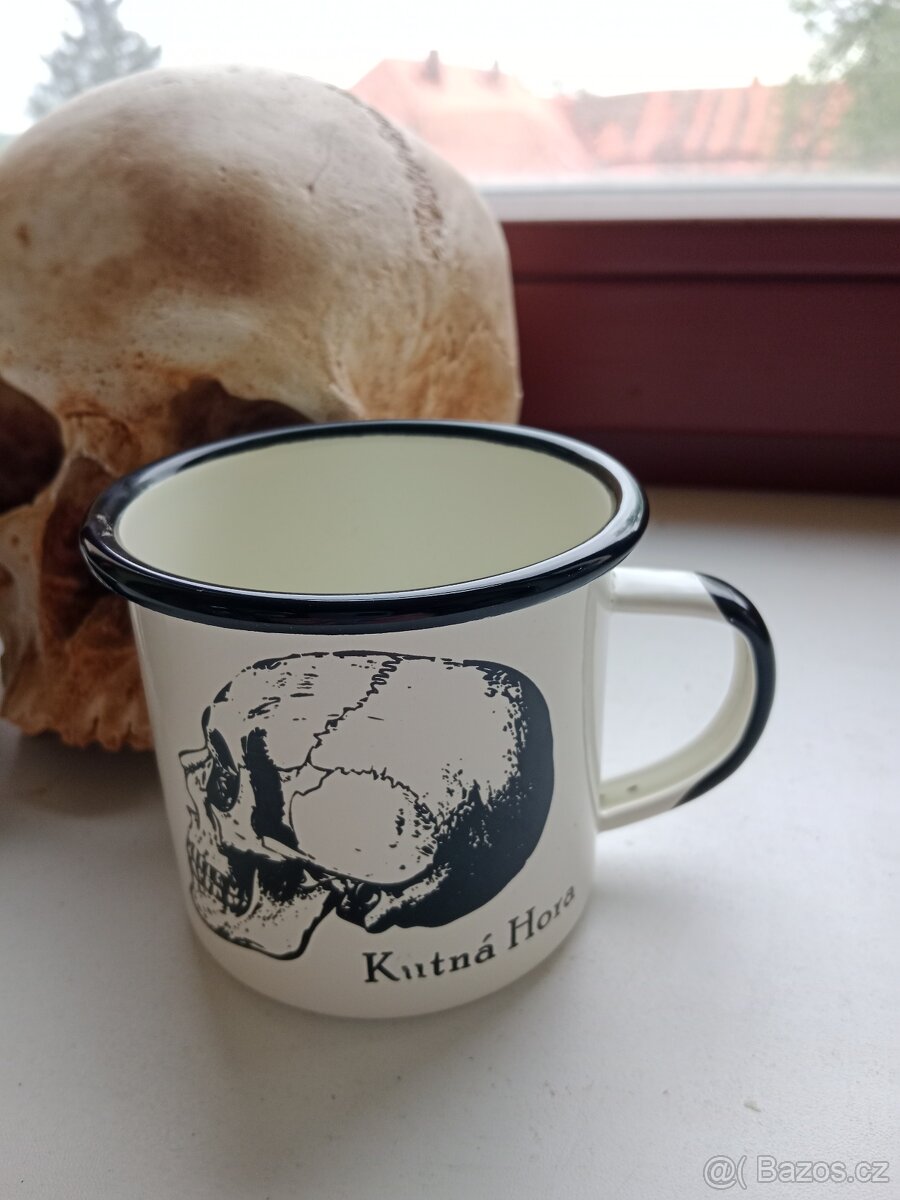 Prodám originální hrnečky s lebkou