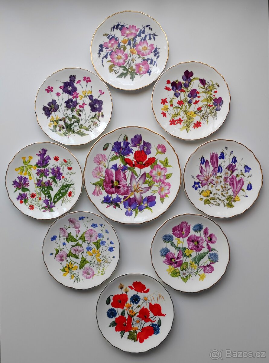 Vynikající sada anglických porcelánových talířů Royal Albert