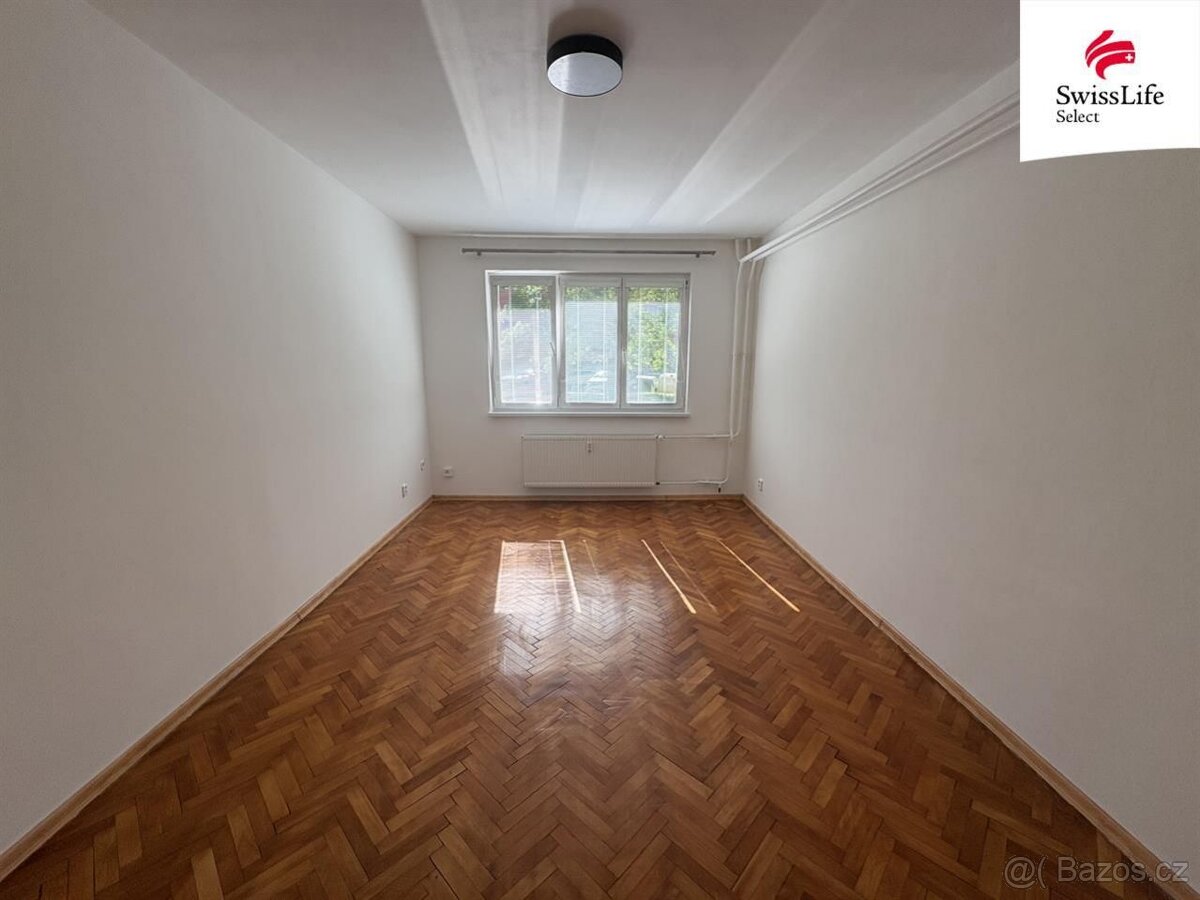 Pronájem bytu 1+1 35 m2 Jižní, Karlovy Vary