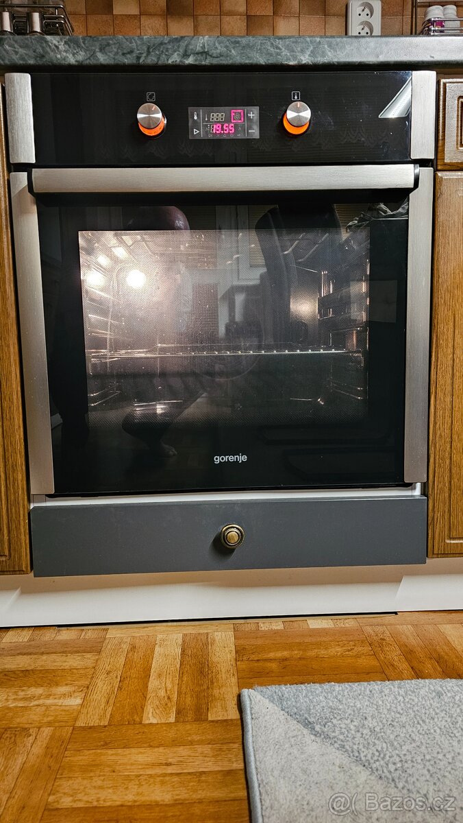 Vestavná horkovzdušná trouba Gorenje BO 7540 AX