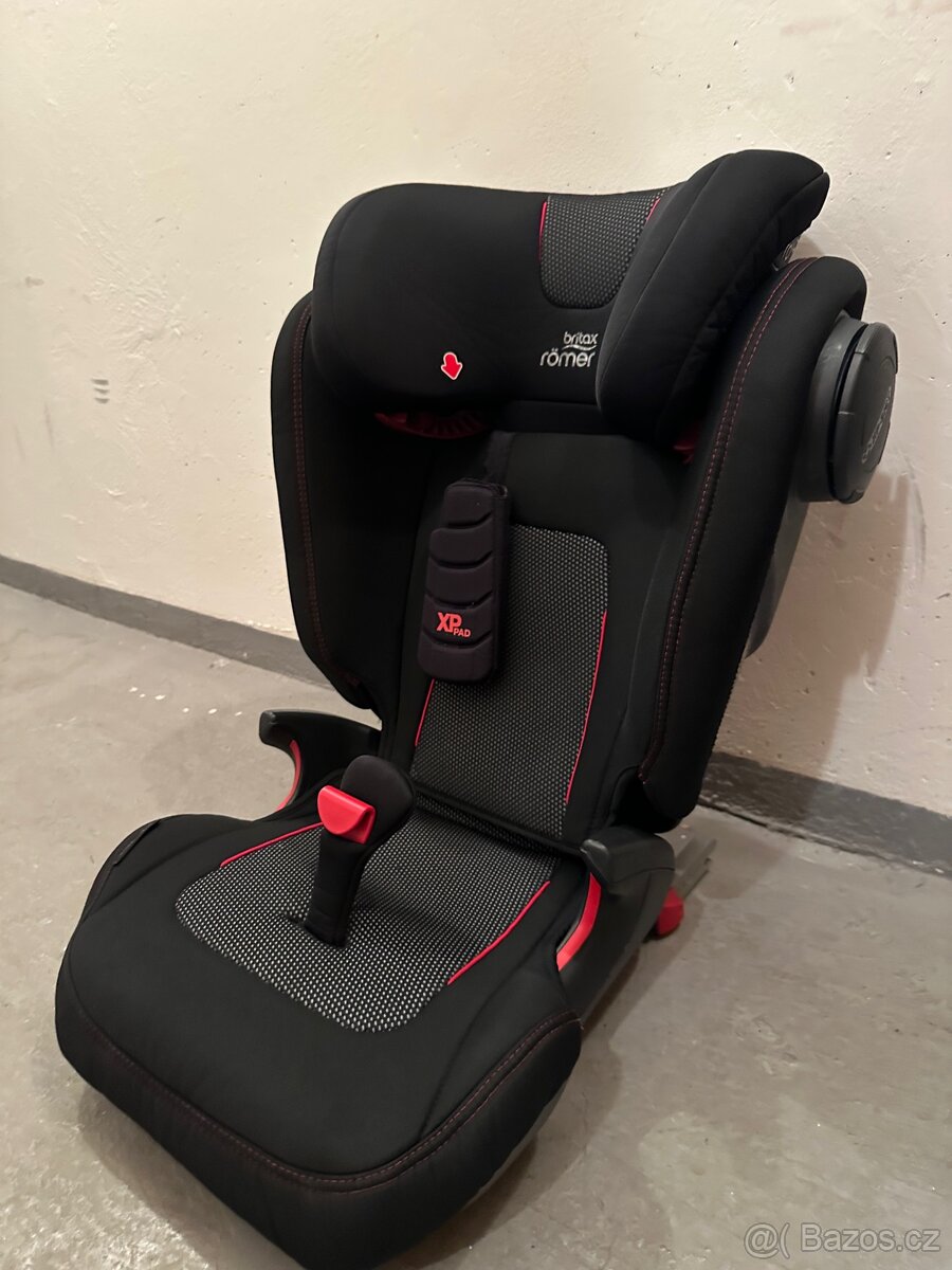 Autosedačka Britax Römer Kidfix III 15-36 kg.