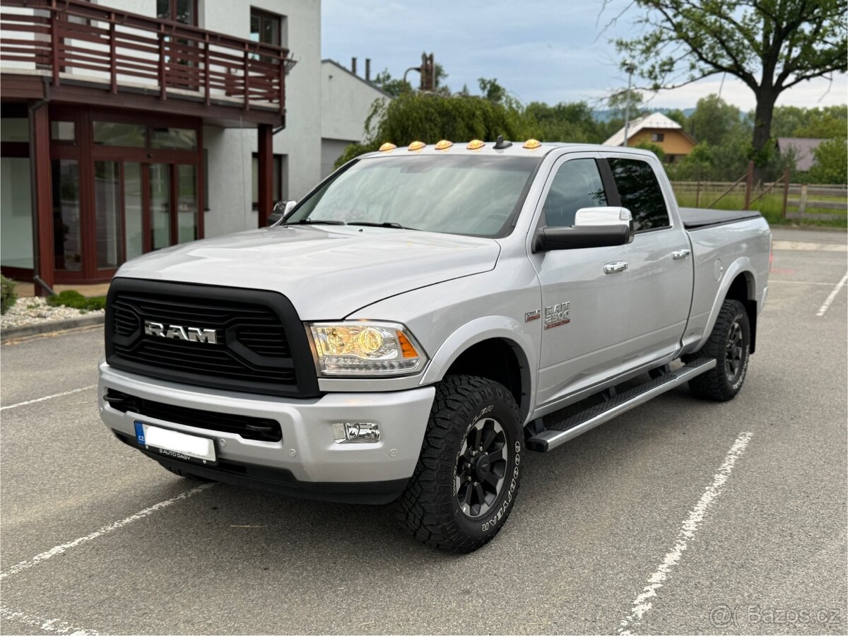 DODGE RAM 2500 HEAVY DUTY—6.4 V8 HEMI—2016–Laramie—VZDUCH—