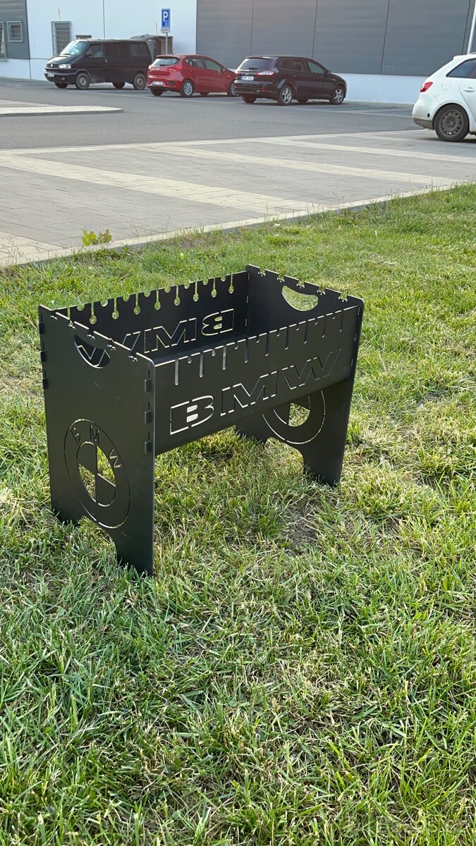 Stylový gril na dřevěné uhlí Mangal Мангал Grill