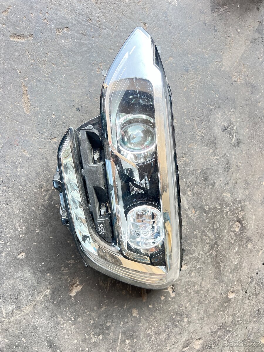 Renault megane IV přední levé světlo