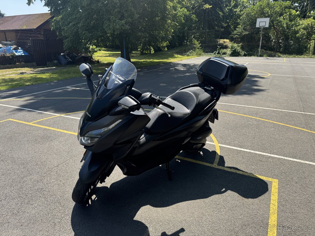 HONDA FORZA 125