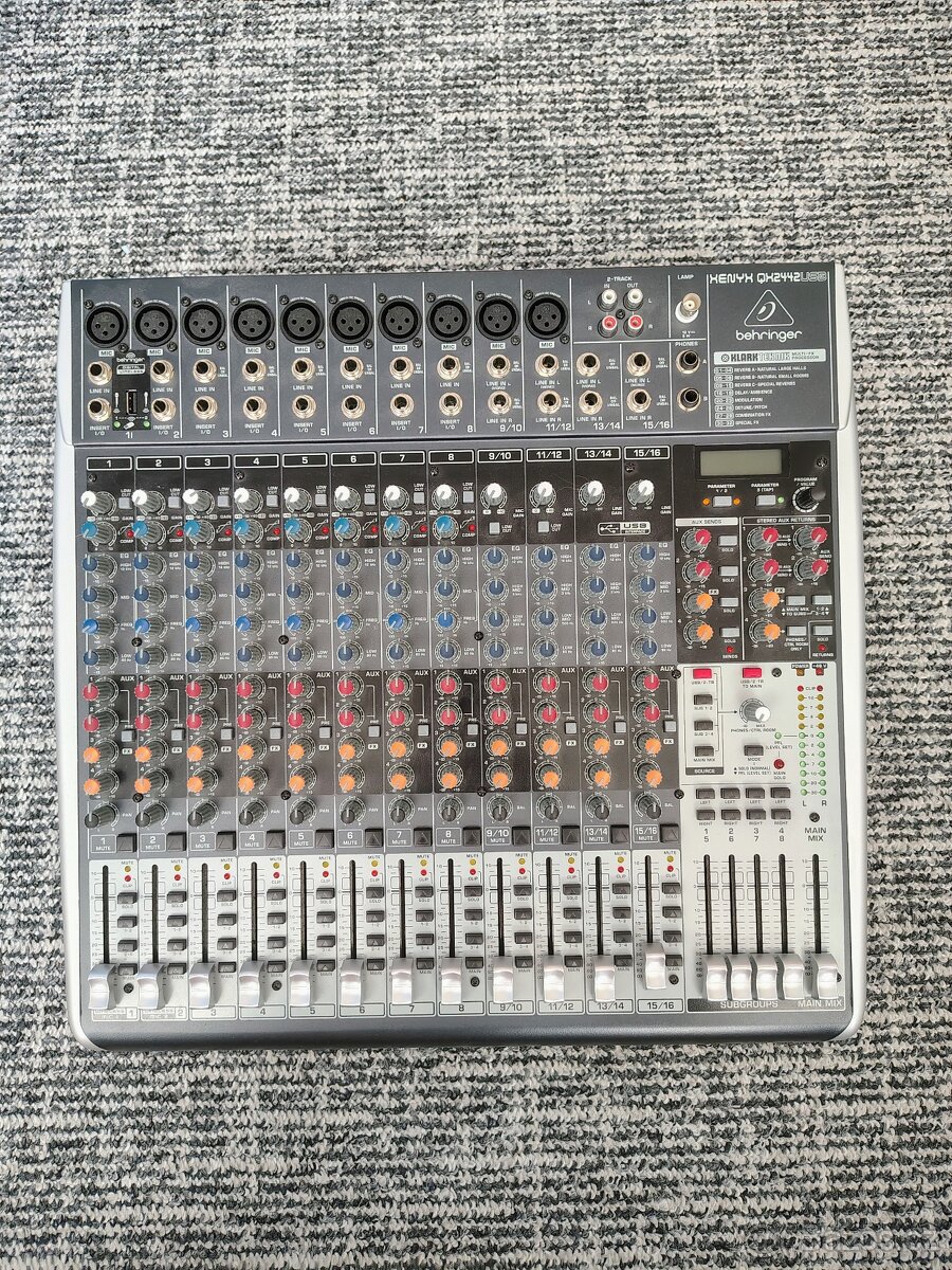 Mixážní pult Behringer Xenyx QX2442USB