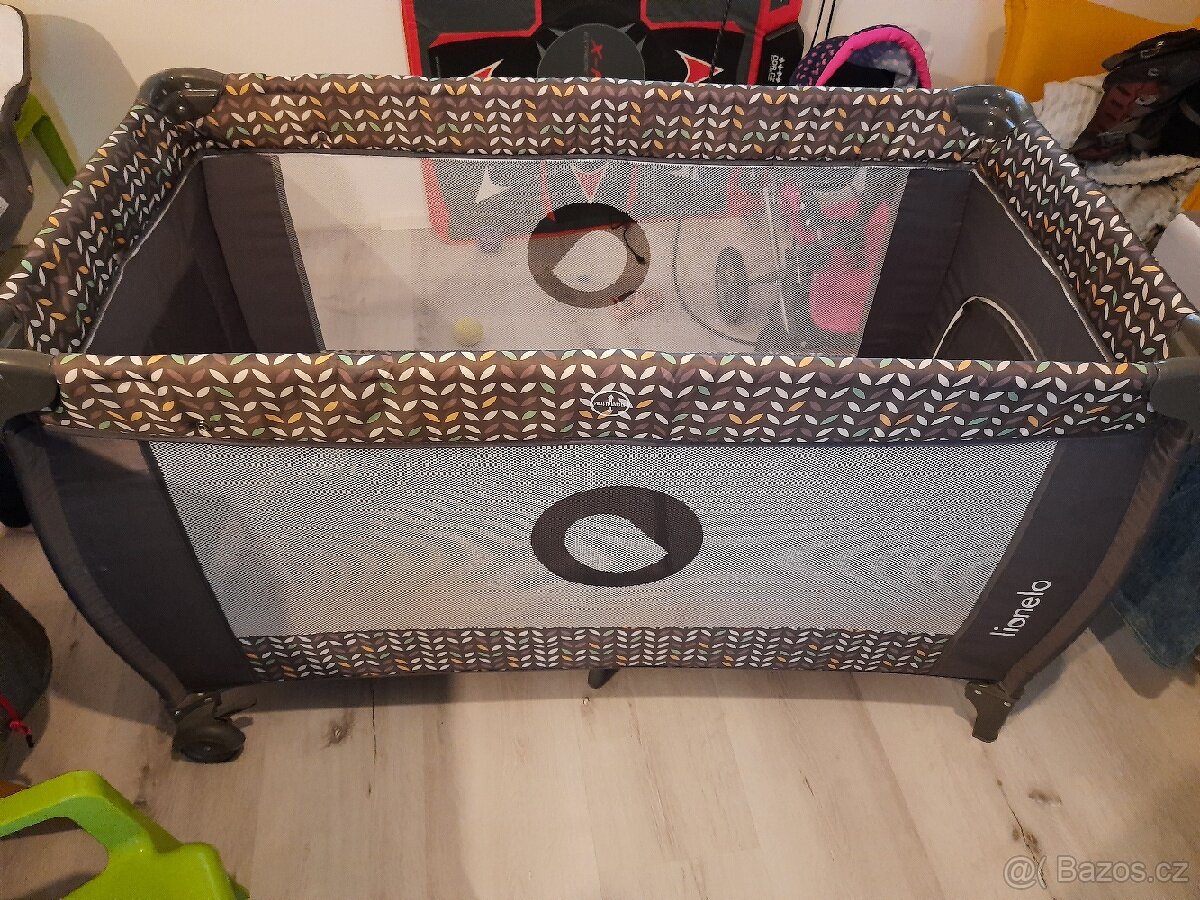 Cestovní postýlka